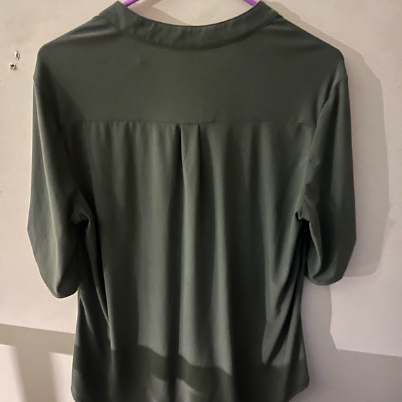 Green buttoned sleeve shirt - Picture 2 of 4